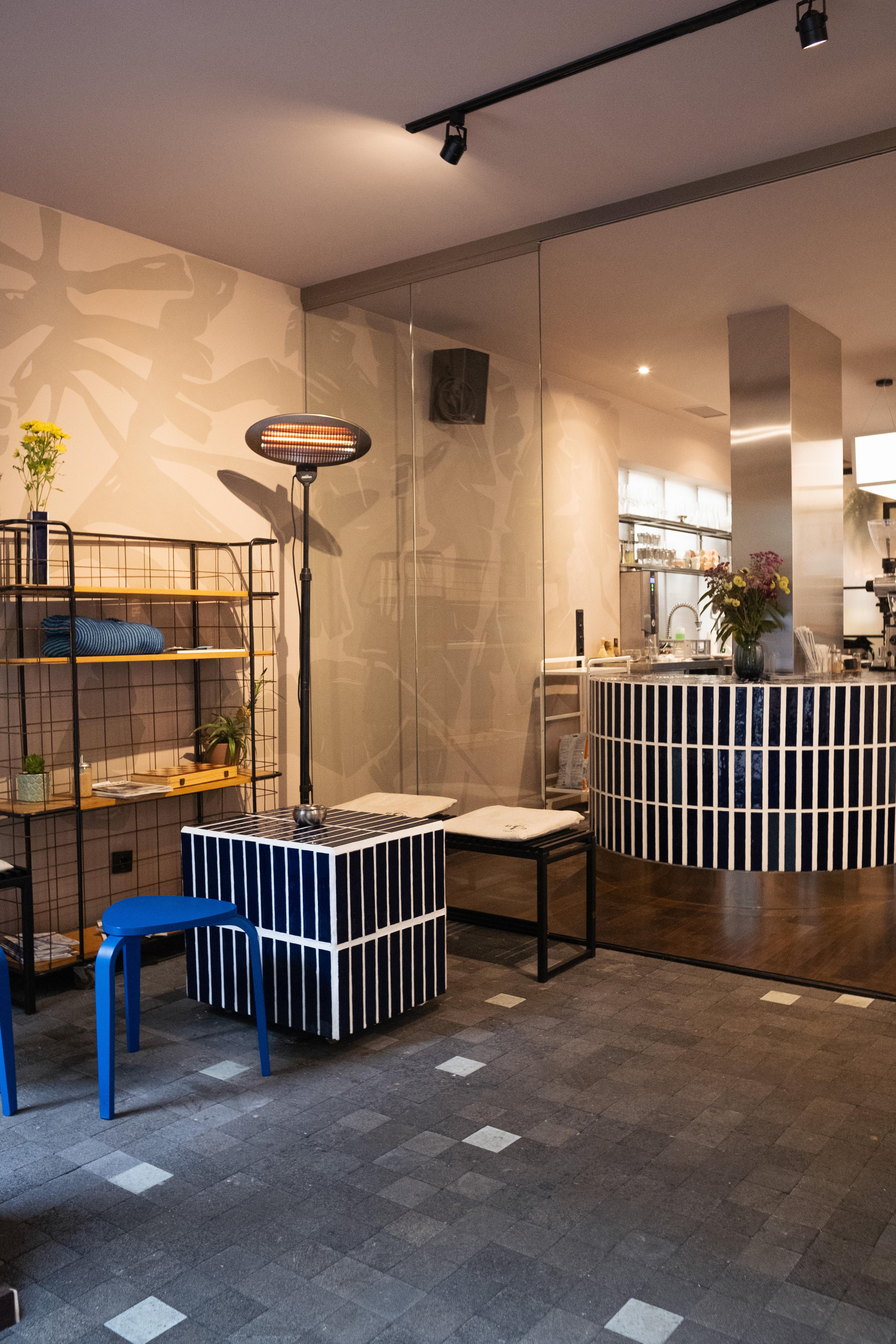 Места за сядане в 43.12 Café София